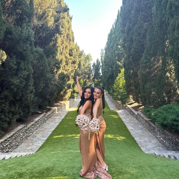 Lia Stubbla stunning gold gown! Size small (120 lbs, 5’3) - Picture 4 of 7